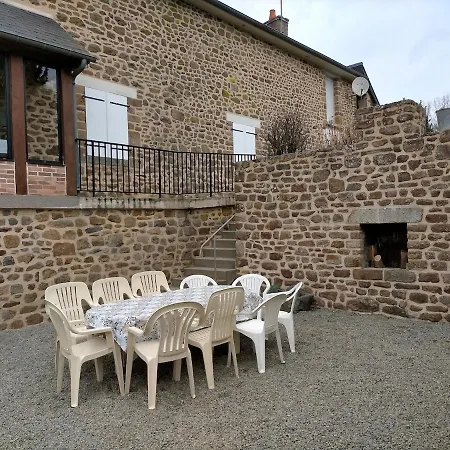 Du Bois Tasseau بيت للعطل Saint-Mars-sur-Colmont